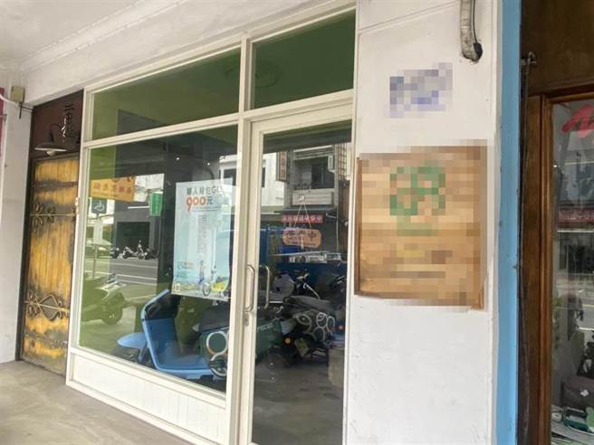 工程车滑落台铁铁轨酿50死意外，台东市区1家「青年旅馆业者」发文抨击「台铁白目导致东部火车出轨」，引发网友围剿。（蔡旻妤摄）