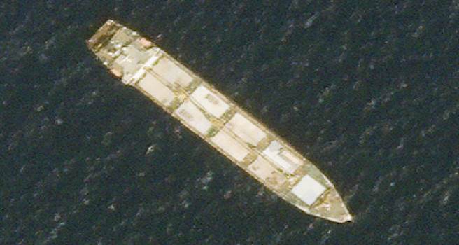 美國商業衛星公司星球實驗室（Planet Labs Inc）2020年10月1日的衛星影像顯示，伊朗「薩維茲」號（Saviz）停在葉門外的紅海海域。多年來，它一直停泊在當地，據信是伊朗革命衛隊的海上基地。（美聯社）