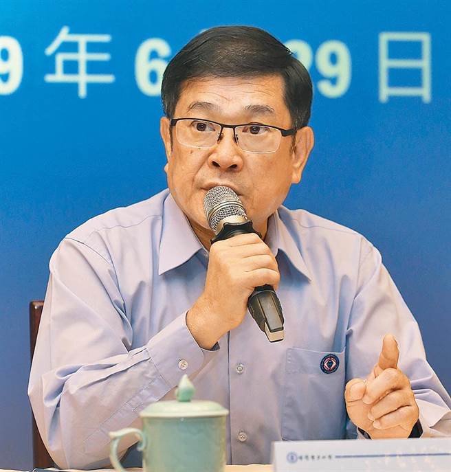 台中火力電廠3號機重啟中市與中央爭議再起，台電董事長楊偉甫二度被中市以違法開機移送偵查。（資料照，陳君瑋攝）