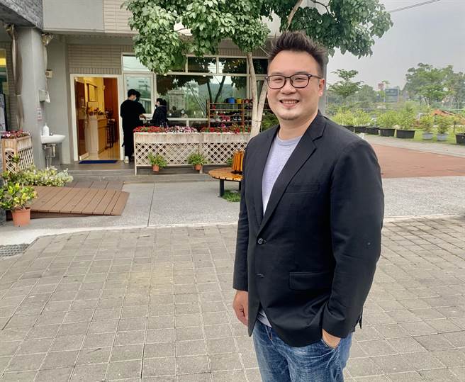 留英教育博士简千翔，返乡创业兼顾老人及幼儿。（廖志晃摄）