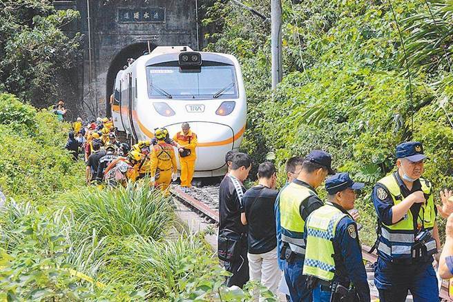 台铁408太鲁阁号清明连假在花莲县清水隧道发生严重意外造成50人身亡。（本报资料照）