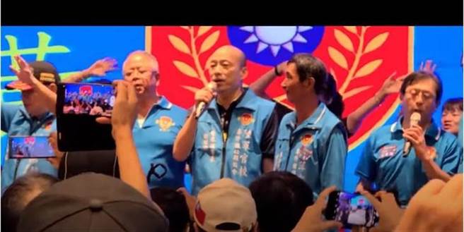 高雄市前市長韓國瑜去年出席陸軍官校的「2020專修班年會」。(翻攝「高雄彌陀 曾先生#標語哥」YouTube)