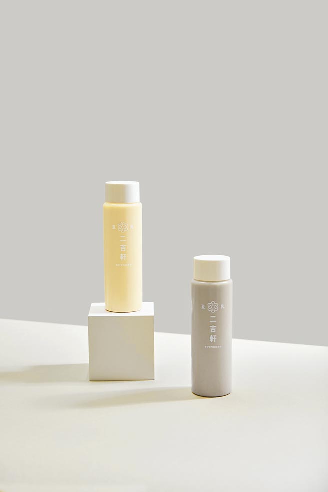 「二吉轩豆乳」原味豆乳50元起，黑芝麻豆乳60元起。（统一时代百货提供）