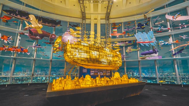 《天空之城》飞船模型浮游会场上空，壮观华丽。（中日新闻社提供）