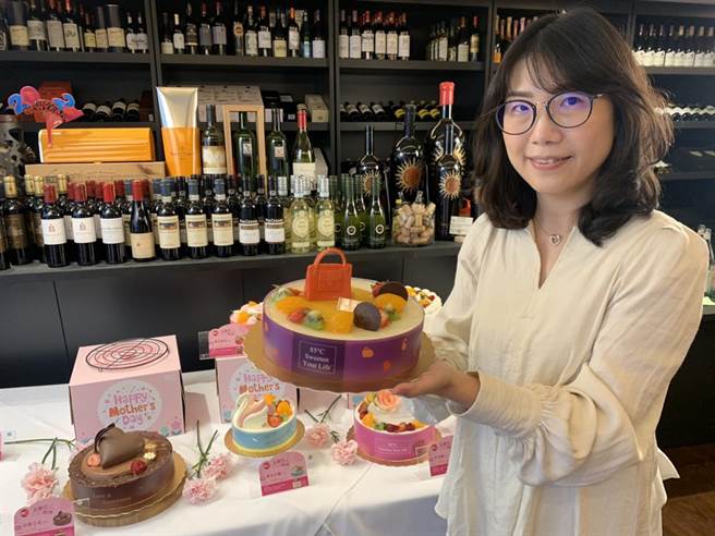 瞄準母親節孝親送禮需求，美食-KY旗下85ºC特別推出六款母親節主題蛋糕應戰。（美食提供）