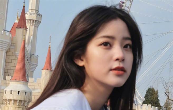 欧阳娜娜对外貌和经济条件都没太多限制，只希望感觉对。（图／微博@欧阳娜娜）