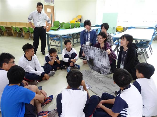 后甲国中以方案「爱智索骊珠」获奖。(台南市教育局提供／曹婷婷台南传真)