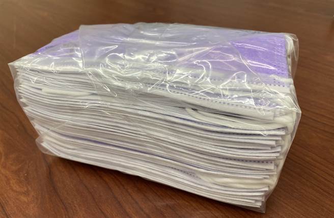 黄男低价收购口罩不良品，加工后高价卖出不法牟利。（图为示意图，非不良口罩。廖素慧摄）