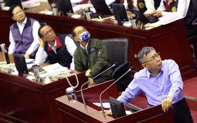 针对立委叶毓兰建议将太鲁阁号事故列车第8节车厢陈列在台北228纪念公园，柯文哲表示不同意，并强调做事比较重要，不要再做秀。（范扬光摄）
