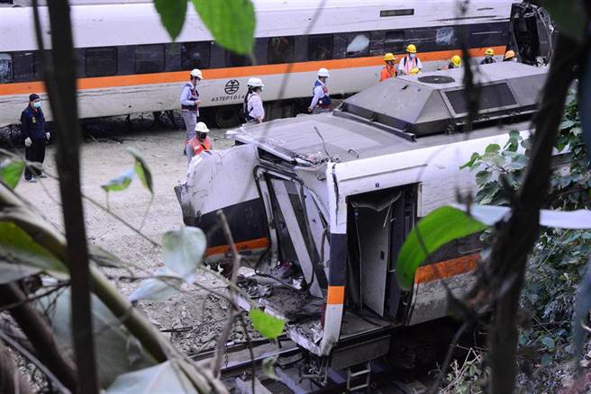 408次太鲁阁号事故善后现场（王志伟摄）