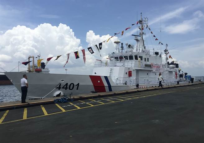 針對近期南海情勢，美國務院重申美菲集體防衛義務，菲律賓國防部則稱對南海局勢「保留所有選項」。圖為菲國巡邏船。（圖／中新社）