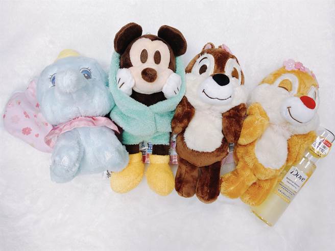 多芬又與迪士尼再度合作，旗下多款角色要來攻佔少女們的浴室。（邱映慈攝）