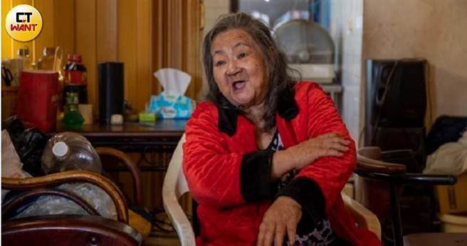 駱男徒手勒斃新婚4月妻子，死者母親控訴女兒曾勸他勿改槍害人，因此惹來殺身之禍。（圖／宋岱融攝）