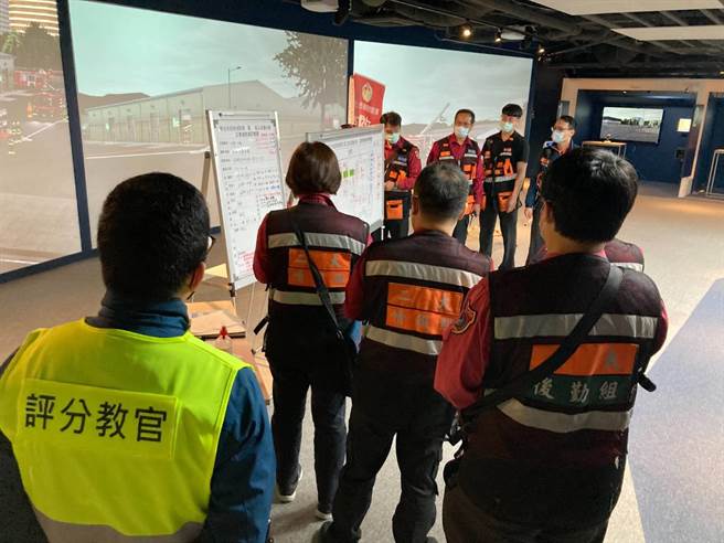 新北市消防局紧急应变指挥学院（ERCA）成立2年来首度开办大队长专班，强化大型灾害现场指挥官的能力。（新北市消防局提供）