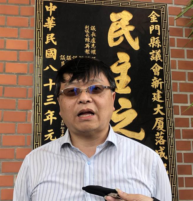 县议会今天由王垣坤主任出面，澄清有关审查程序和结果的疑虑。（李金生摄）