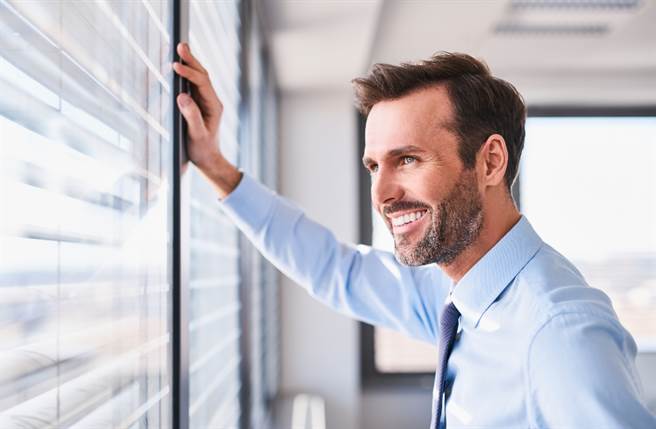 生肖兔、虎及狗的人明天（10日）起将开始走好运，属兔、虎以及狗的人4月运势会大好，将迎来大富大贵的生活。（图／Shutterstock）