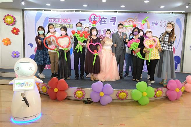 彰化縣政府今年再開辦44班訓練課程、提供1213名額。（吳敏菁攝）