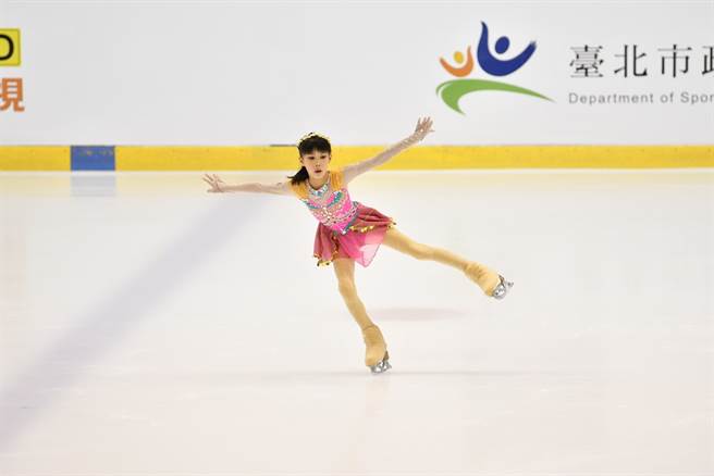 年仅8岁的小将赖岑晰也将在今年台北市青年杯滑冰赛登场。(大会提供)