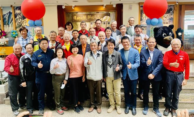 玉管处《还乡于熊，归檔玉山》檔案应用特展，9日揭幕。（廖志晃摄）