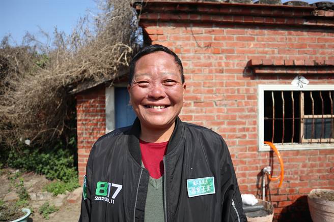 嘉义县布袋镇龙江里长萧吴王珠。（张毓翎摄）