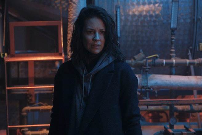 「黄蜂女」伊凡洁琳莉莉为拍《药命交错》上戒毒所。（甲上提供）