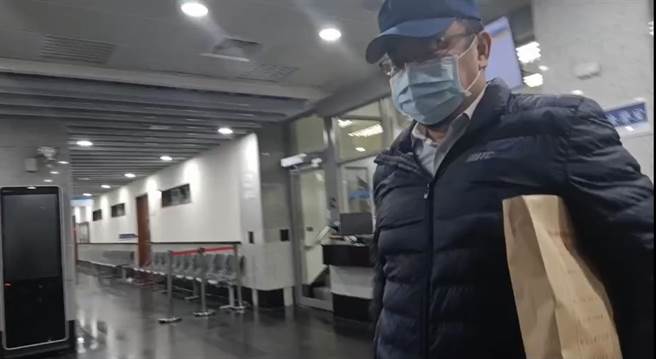 台鐵花蓮工務段熊姓施工主任，今晨被檢方依涉及違反過失致死等罪15萬元交保。（王志偉翻攝）