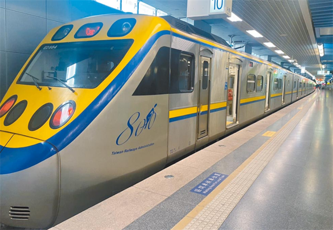 調度員負責列車調度，就像塔台引導飛機起降。（資料照）