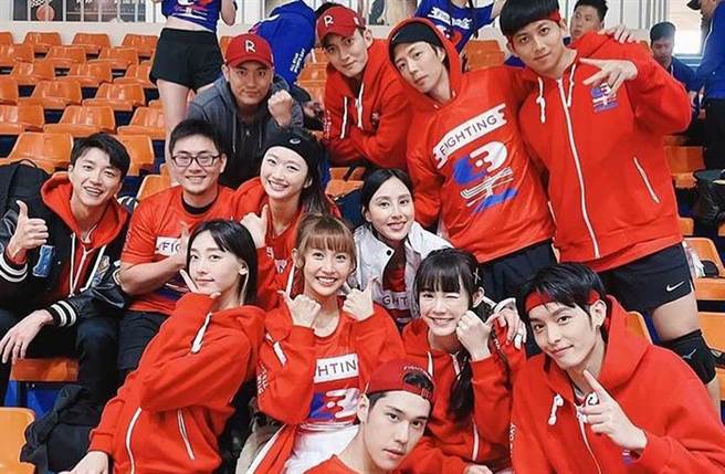 小杰遭酸吃女队友豆腐，队友们纷纷发文力挺。（图／jaydaone111 IG）