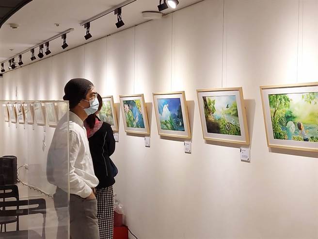 「城市河流Wonderland：丑泥怪原画特展」今（10日）于新北市美丽永安艺文中心正式开幕，展出《丑泥怪》绘本原画以及互动体验装置。（文化局提供）