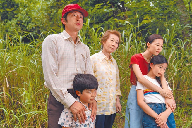 《梦想之地》史蒂芬元（左起）、尹汝贞、韩艺璃都是实力派演员 。（传影互动提供）