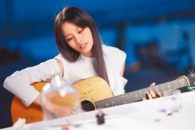 吳汶芳去年底約滿舊東家後獨立出發。（聲勢文創娛樂提供）