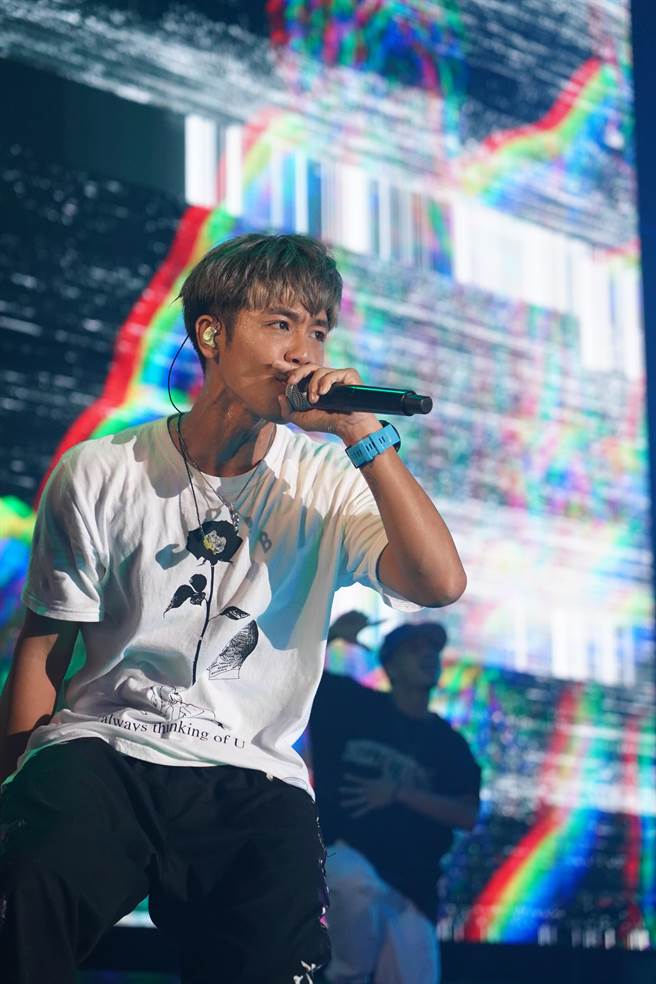 鼓鼓昨带来唱跳精彩演出。（三立电视提供）