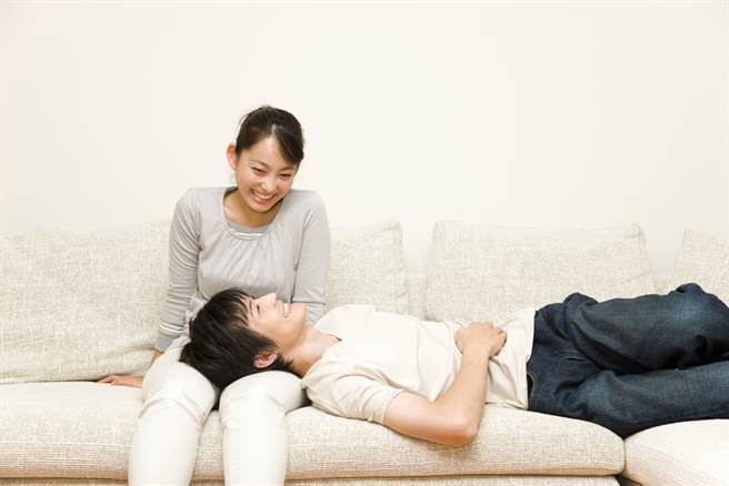 天蠍座、處女座、摩羯座、獅子座的人看起來難以親近，談戀愛後卻變得可愛又黏人。（示意圖／shutterstock）