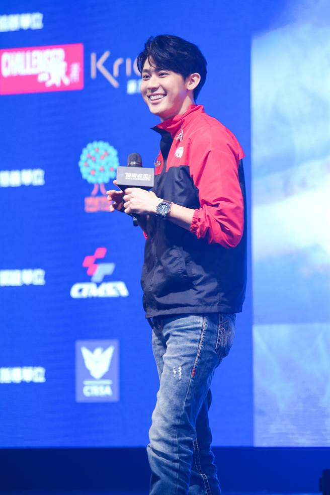 李玉玺今出席电竞赛车锦标赛。（吴松翰摄）