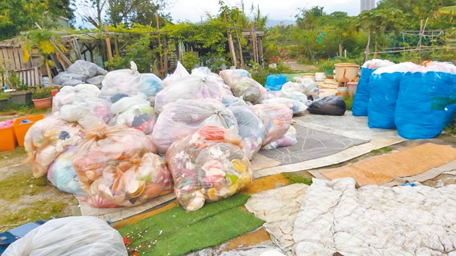 北市環保局查獲3無照業者違法轉運廢棄物，共罰36萬元。（北市環保局提供／張薷台北傳真）