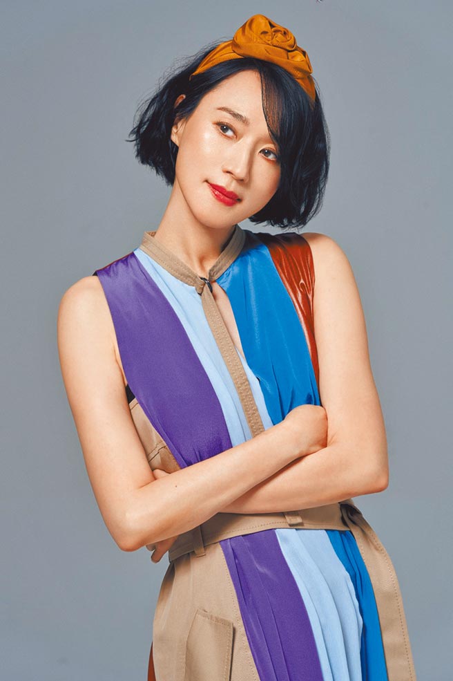 坣娜近年热心公益，接下来将推出闽南语歌曲。（J's娱乐工厂提供）