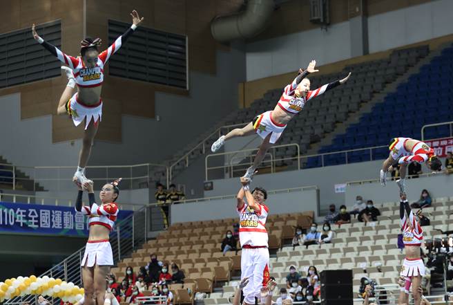 高中大团体混合组治平高中。（高中体总提供）