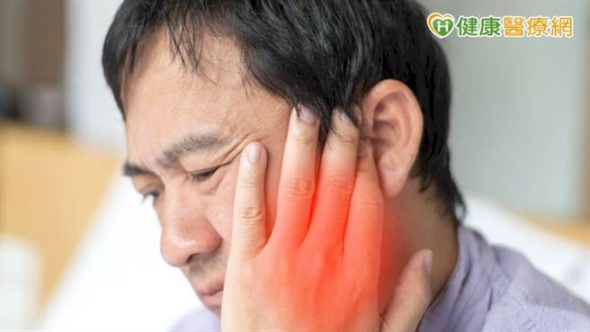 衛福部彰化醫院耳鼻喉科許嘉方醫師表示，如果顏面神經麻痺治療無效，就要警覺可能是腮腺癌。(圖/健康醫療網提供)