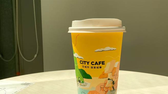 统一超商App中的「行动随时取」显示系统维护作业中，令不少上班族崩溃表示，不仅换不了兑换不了咖啡，甚至有的人还被多扣一杯咖啡。（图／中时新闻网资料照）

