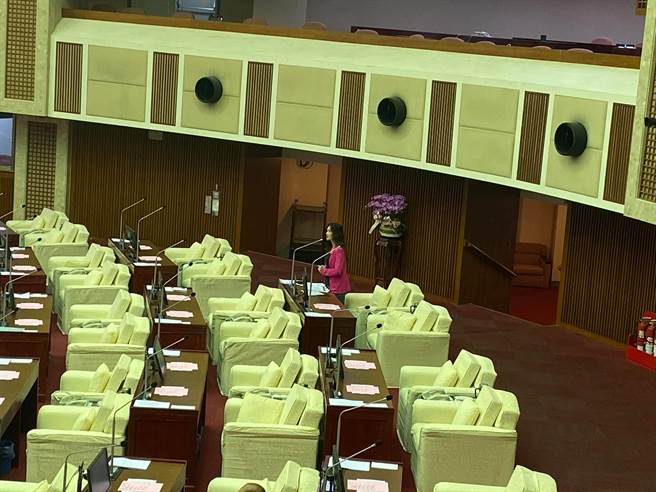 台北市議員應曉薇提議，台北市可推「疫苗通行證」，與世界接軌。（游念育攝）