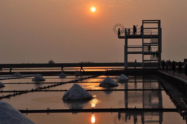 北门区拥有丰饶沙洲、溼地、舄湖等自然美景更保有沿海文化及宗教信仰。（北门区公所提供／张毓翎嘉义传真）