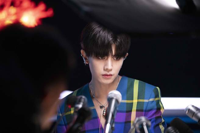 任嘉伦推出首张个人专辑《三十二·立》。（种子音乐提供）