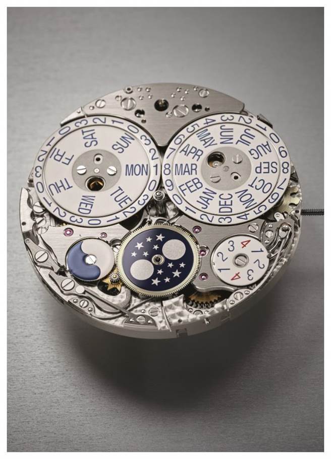 百达翡丽Ref.5236P-001并列显示万年历腕表搭载Cal 31-260 PS QL超薄机芯，功能复杂却极简超薄。（Patek Philippe提供）