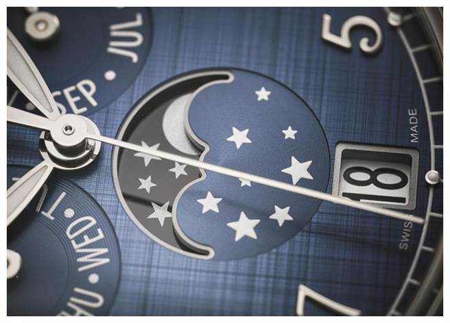 百达翡丽Ref.4947／1A-001年历腕表，是男女皆宜的中性腕表，139万7000元。（Patek Philippe提供）