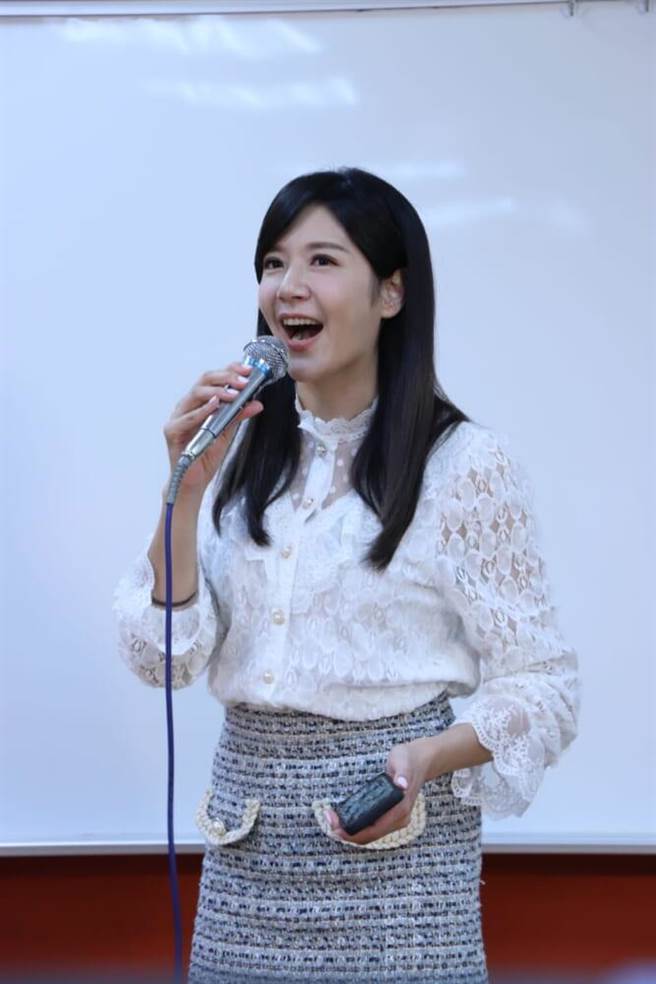 中天主播郑亦真分享经验谈。（中天电视提供）