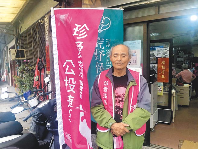 政府定調公投不提對案，潘忠政表示仍希望蔡總統到藻礁現場看看。（呂筱蟬攝）