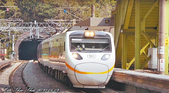 （摘自鐵道迷林劭劭YouTube／黃婉婷台北傳真）