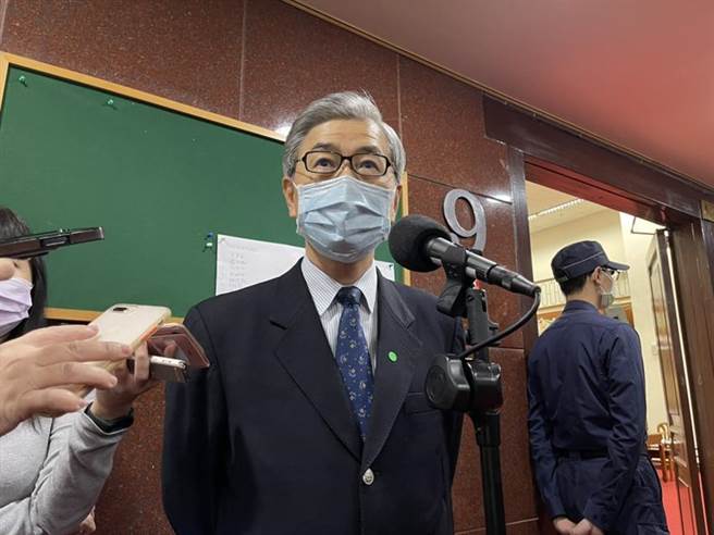 金管会主委黄天牧表示尊重各金融机构的股利政策。（图／彭祯伶）