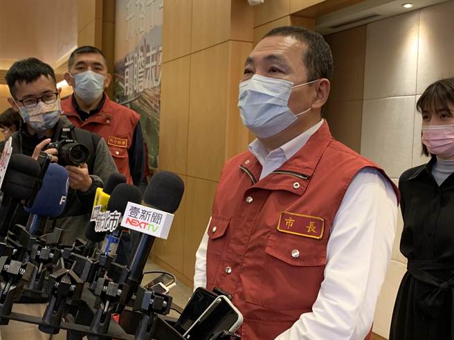 侯友宜表示，蔡总统如果下来施打也是一件好事，毕竟她还是一位重要的政府首长，能一起施打是最好，不过现在首长率头施打效果如何，已经不是重点，更重要的是要加强民眾对AZ疫苗的信心。(许哲瑗摄)