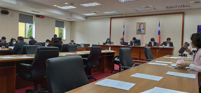 立法院经济委员会今天审议「多层次销管理法部分条文修正草案」。（林良齐摄）